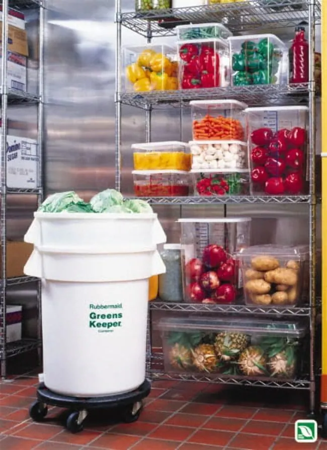 Contenedor BRUTE® GreensKeeper® 121 Litros con Tapa y Plataforma Rodante Rubbermaid Commercial FG263600WHT