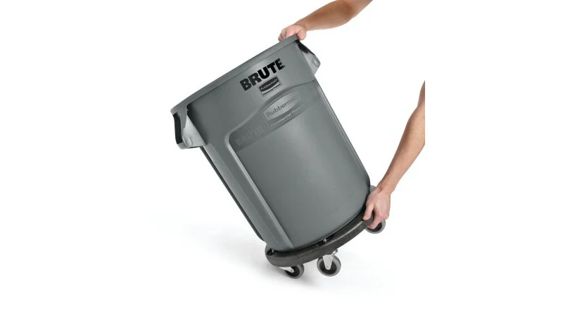 PLATAFORMA CON RUEDAS DOLLY Brute Negro 121 L Rubbermaid