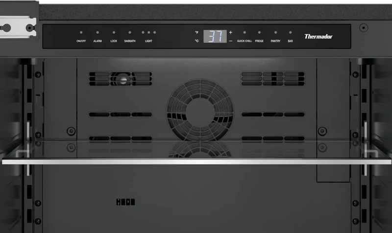 Frigobar Freedom® 24" Masterpiece® INOX LH