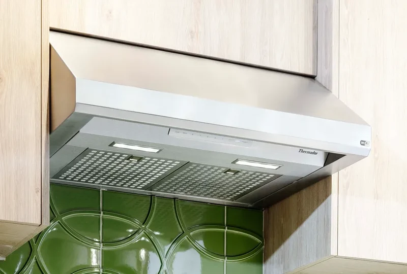 Campana de pared Masterpiece® Low-Profile Stainless Steal