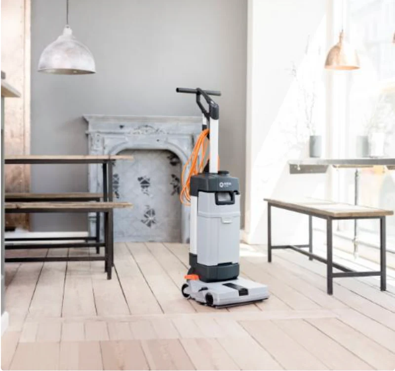 Vacuolavadora Nilfisk hombre caminando SC100 Full package E - 3/4 LITRO