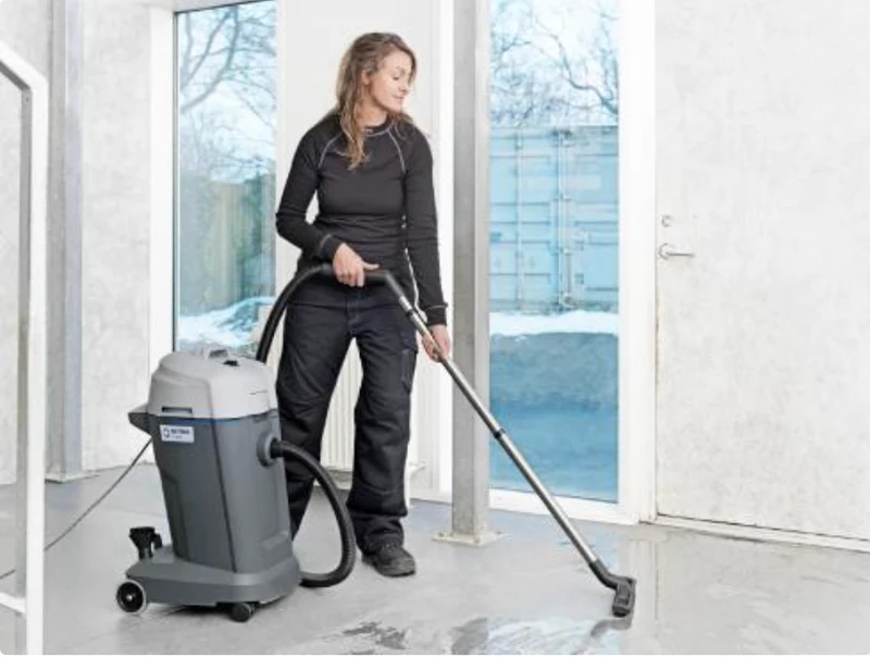 Aspiradora Industrial Nilfisk VL500 35 Litros – Potencia, Seguridad y Versatilidad