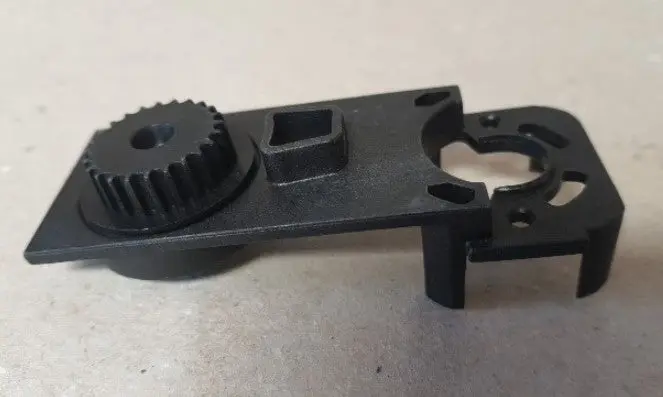 Braccio di sostegno spazzola lato motore scopa elettrica Black+Decker BDPSE1815P