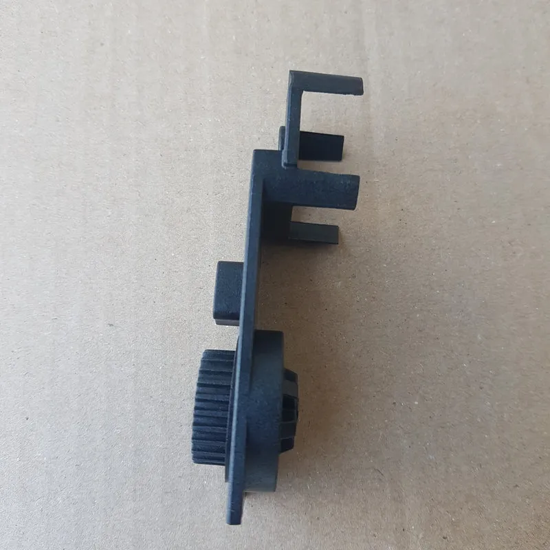 Braccio di sostegno spazzola lato motore scopa elettrica Black+Decker BDPSE1815P