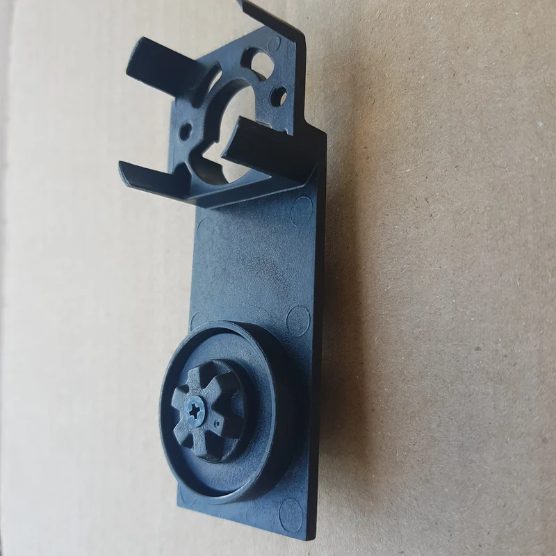 Braccio di sostegno spazzola lato motore scopa elettrica Black+Decker BDPSE1815P