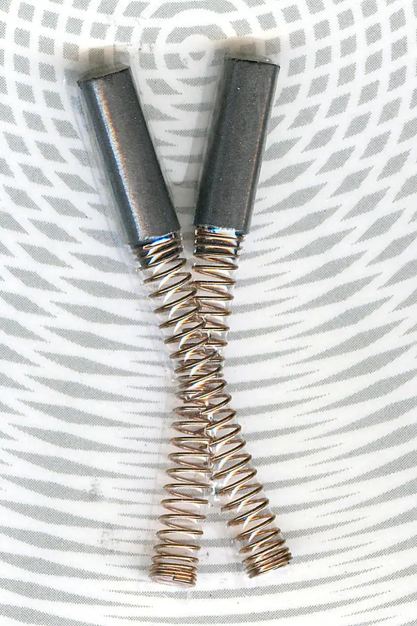 Carboncini 2 pz ricambio motore 806pe52 Universale