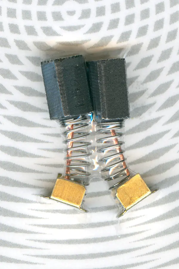 Carboncini 2 pz ricambio motore 806pe23 Universale