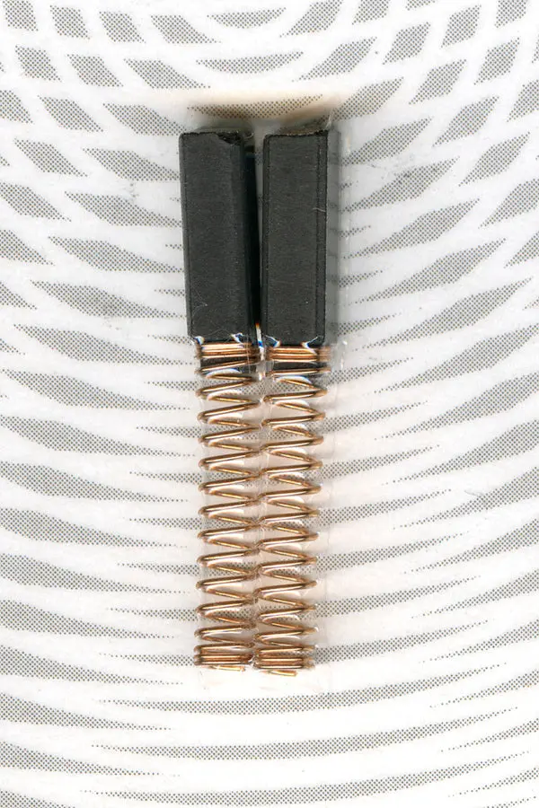 Carboncini 2 pz ricambio motore 806pe02 Universale