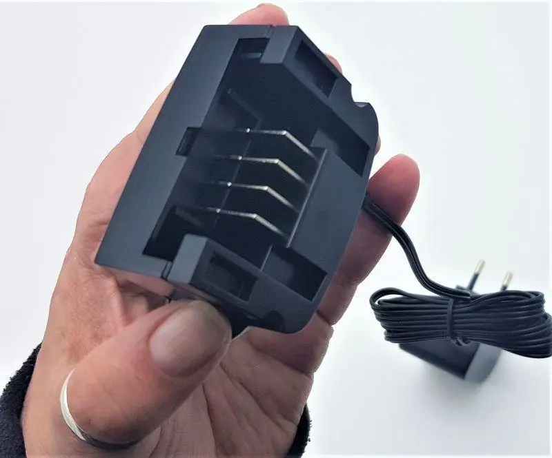 Caricabatterie per utensili e batterie da 18V Black+Decker ASL188