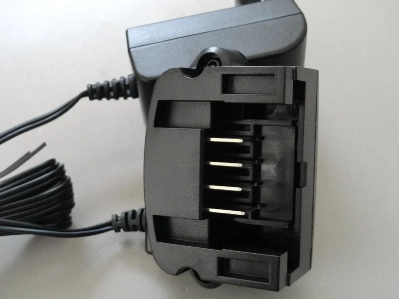 Caricabatteria trapano elettrico asl146 Black+Decker