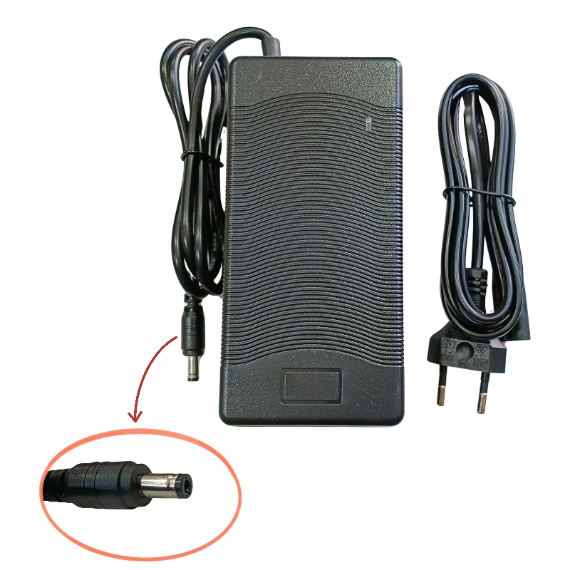 Cargador 54.6V 2A (DC 5.5×2.1mm) con Ventilador