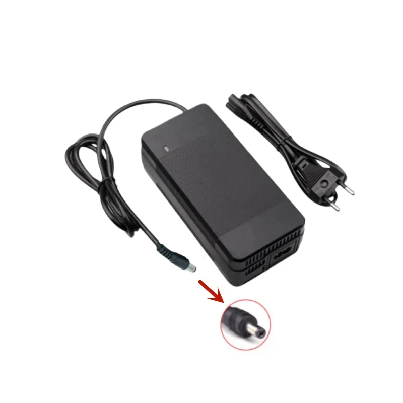 Cargador 54.6V 2A (DC 5.5×2.1mm) con Ventilador