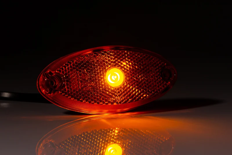 Luz de marcador LED estilo remolque ovalada Fristom con reflector