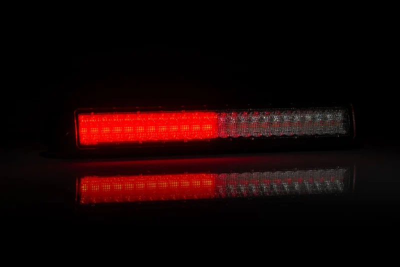 Tira de luz trasera Fristom con freno, cola e indicador