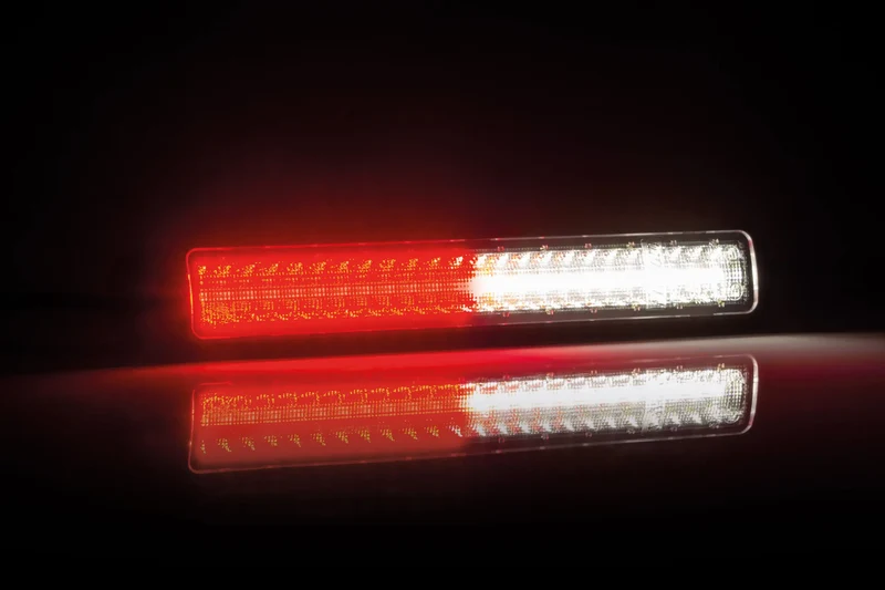 Tira de luz trasera Fristom con niebla y marcha atrás