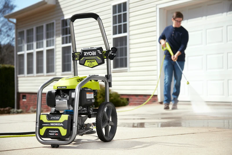 3300 PSI 2.5 GPM Cold Water Gas Pressure Washer