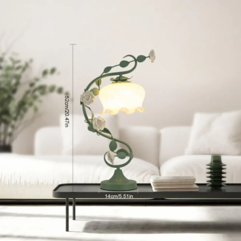 Artistic Nature-Themed Flower Desk Lamp