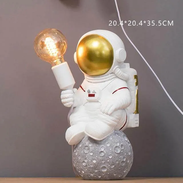 Minimal Resin Astronaut Table Lamps