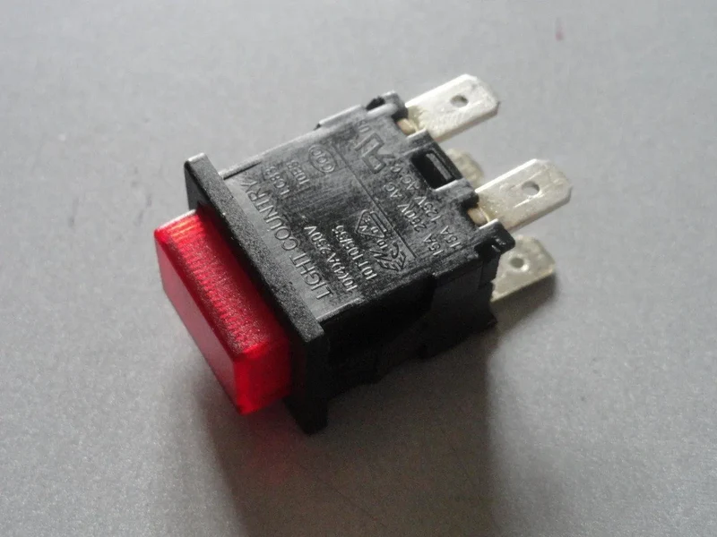 Interruttore bipolare push luminoso rosso 13x20 4 contatti Polti