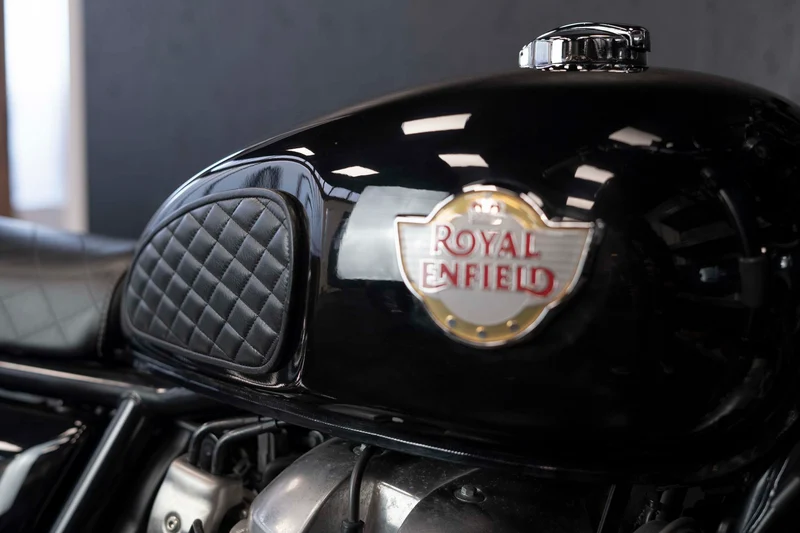 Parche de tanque de cuero negro Royal Enfield Interceptor