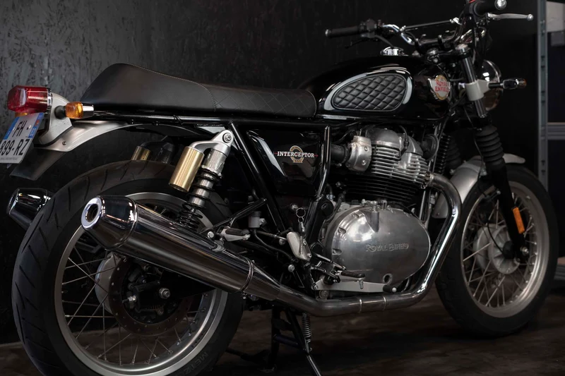 Parche de tanque de cuero negro Royal Enfield Interceptor