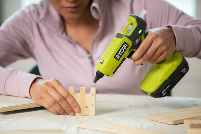 18V ONE+ Dual Temperature Glue Gun