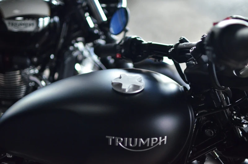 Tapa del tanque Triumph modelo "scrambler"