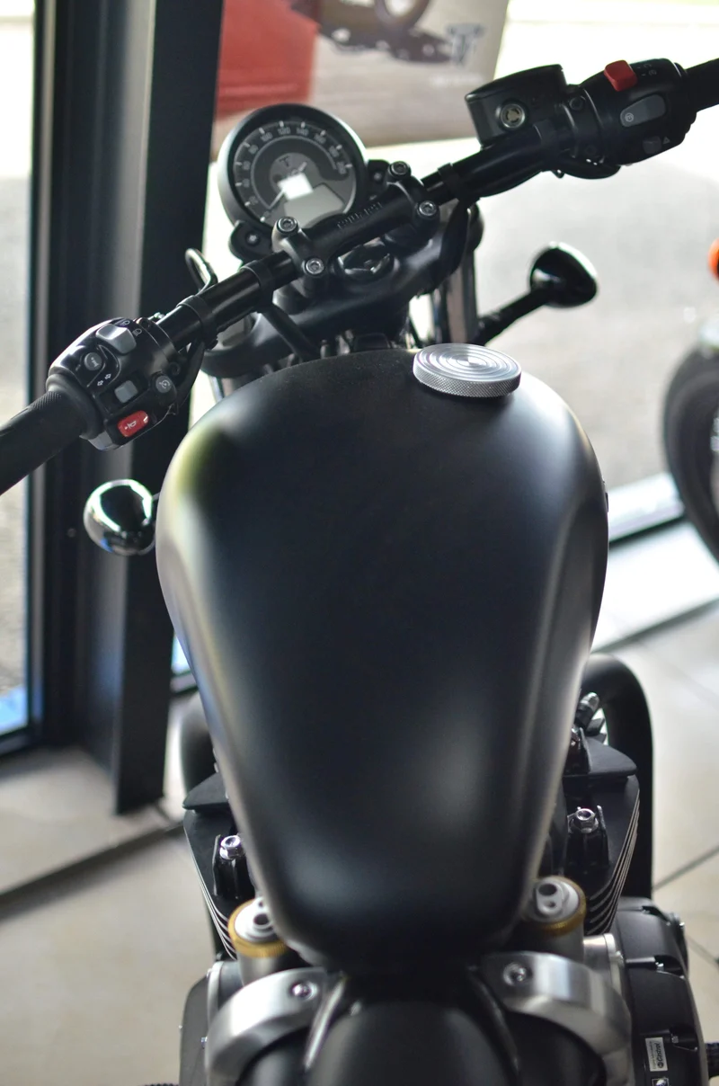 Tapa del tanque Triumph Modelo "Wave"