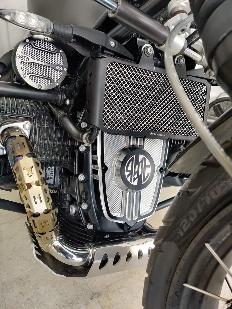 Tapa de distribución del motor Alu R90T Nine T