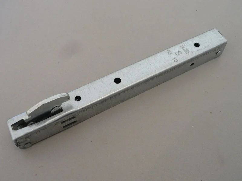 Cerniera porta forno fulcro fisso ariston Indesit c00081594