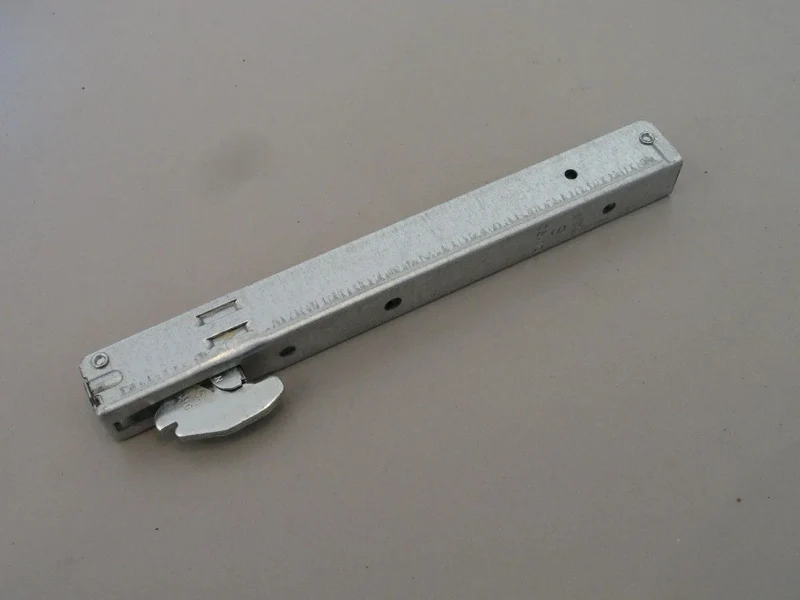 Cerniera porta forno fulcro fisso ariston Indesit c00081594