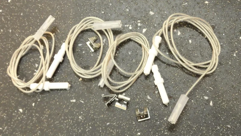 Kit 4 candele accensione piano cottura Ariston