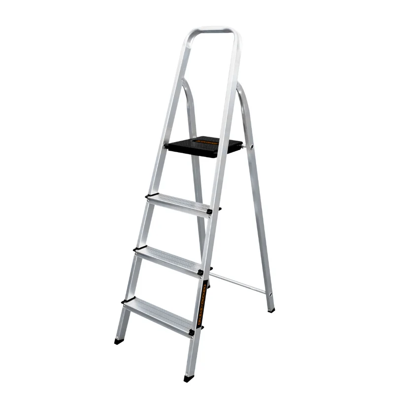 ESCALERA REFORZADA DE ALUMINIO BLACK&DECKER, 4 ESCALONES, 120 KG
