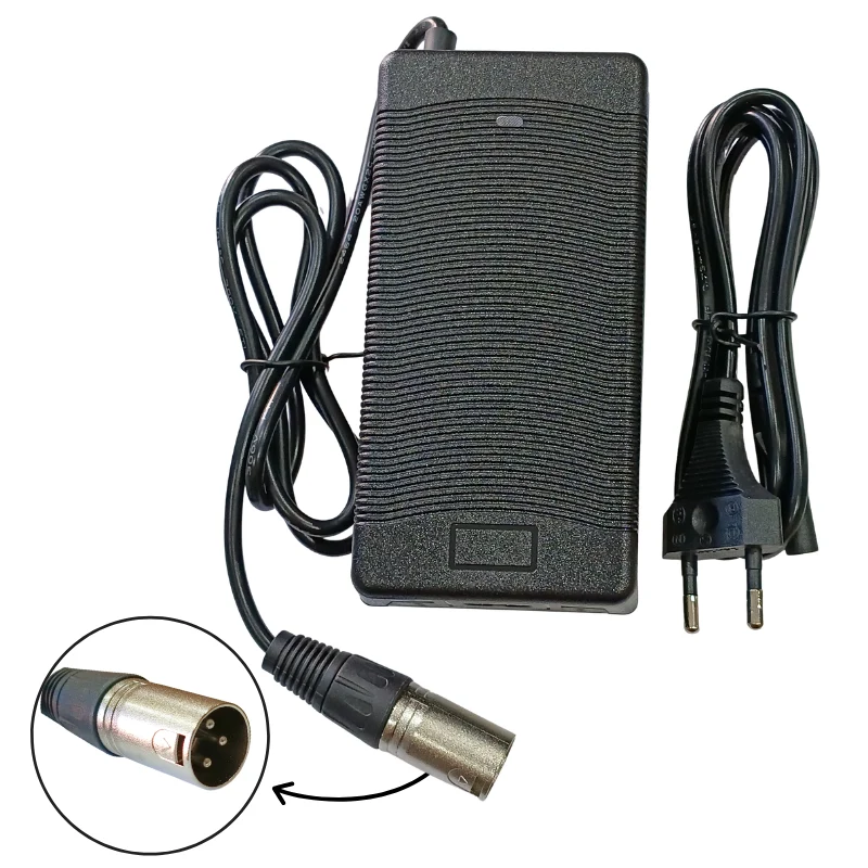 Cargador 54.6V 2A conector XLR de 3 pines （con ventilador）