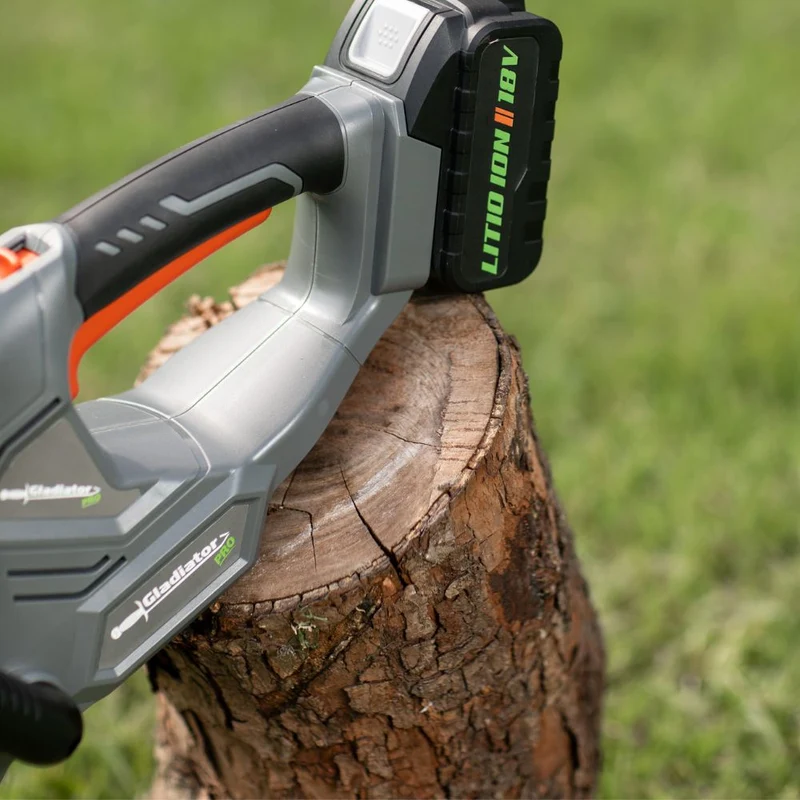 CORTACERCO RECARGABLE GLADIATOR 18V, NO INCLUYE BATERÍA Y CARGADOR